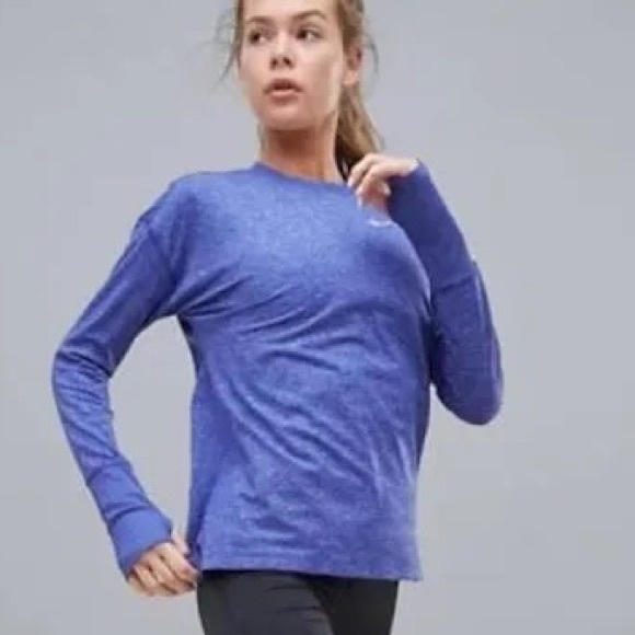 Nike Tops - Nike Dri-FIT Element Crew SIZE SMALL